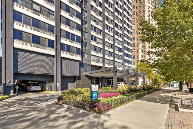 1440 N Lake Shore Drive 21H, Chicago, IL 60610