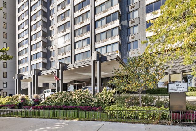 1440 N Lake Shore Drive 21H, Chicago, IL 60610