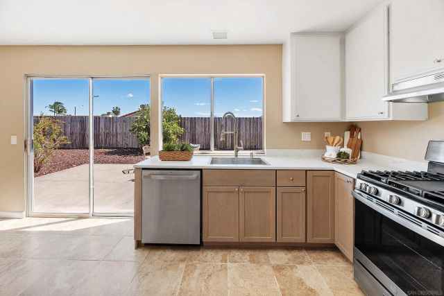 7427 Kamwood St, San Diego, CA 92126