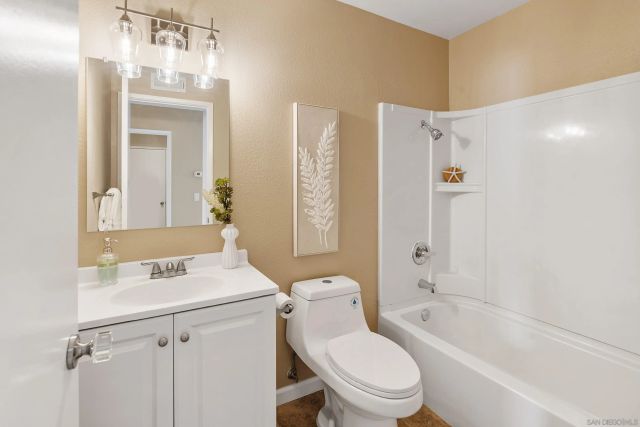 7427 Kamwood St, San Diego, CA 92126