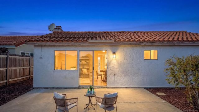 7427 Kamwood St, San Diego, CA 92126