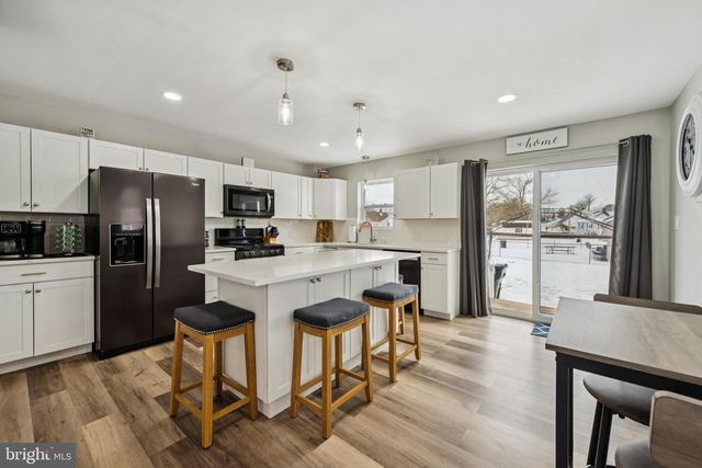 955 EASTER RD, Burlington, NJ 08016