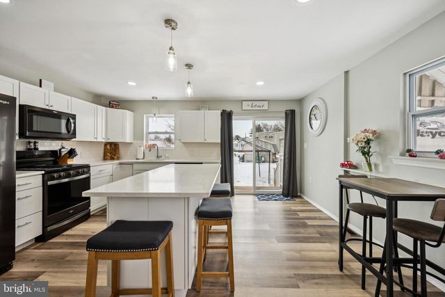 955 EASTER RD, Burlington, NJ 08016