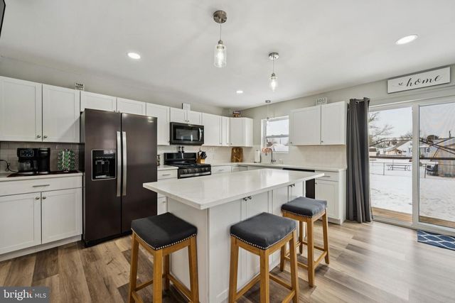 955 EASTER RD, Burlington, NJ 08016