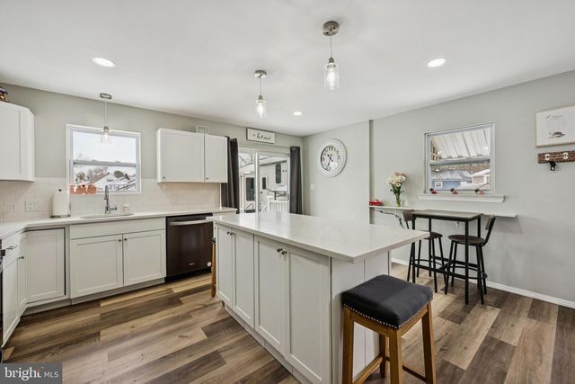 955 EASTER RD, Burlington, NJ 08016