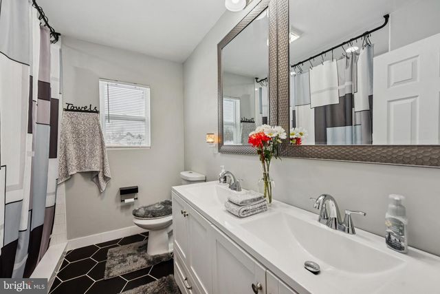 955 EASTER RD, Burlington, NJ 08016