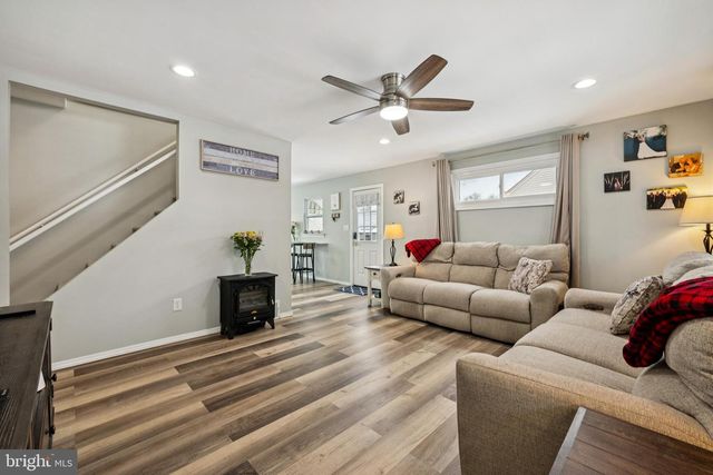 955 EASTER RD, Burlington, NJ 08016