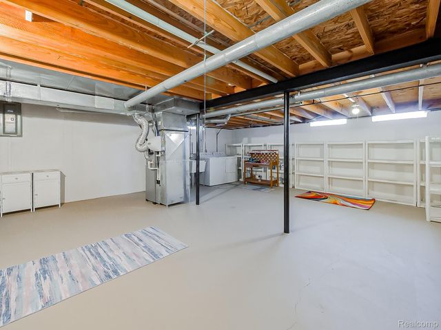 19202 Edward Court, Clinton Charter Township, MI 48038