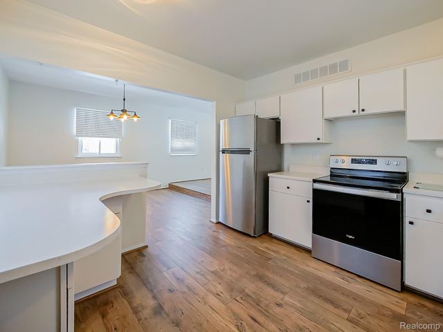 19202 Edward Court, Clinton Charter Township, MI 48038