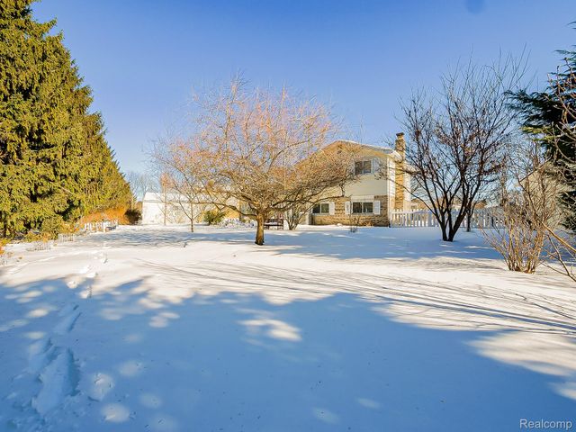 19202 Edward Court, Clinton Charter Township, MI 48038