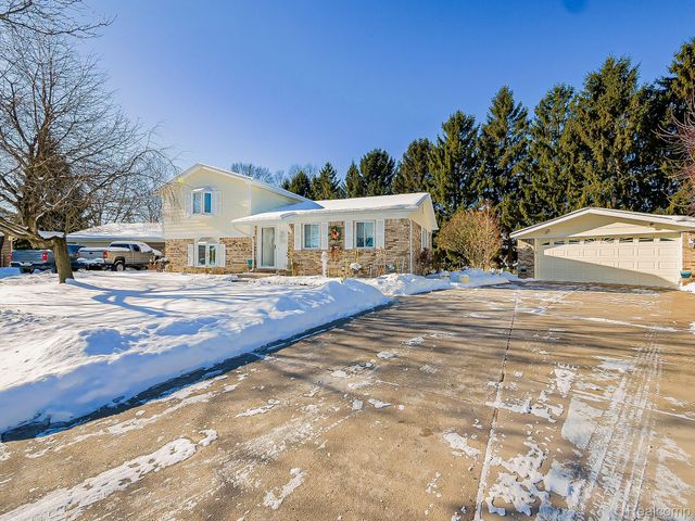 19202 Edward Court, Clinton Charter Township, MI 48038