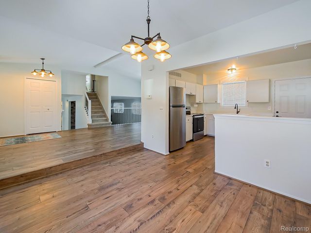 19202 Edward Court, Clinton Charter Township, MI 48038