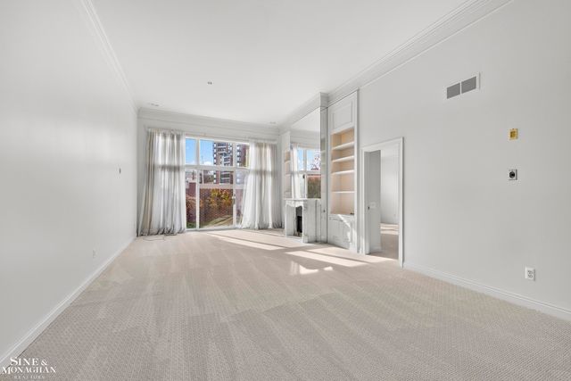 9004 Harbor Place Drive, St Clair Shores, MI 48080