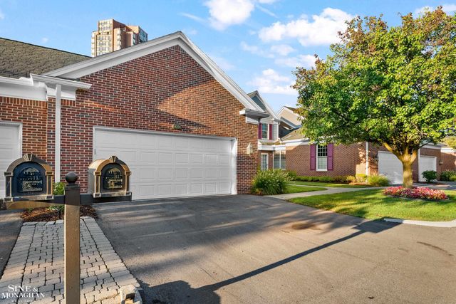 9004 Harbor Place Drive, St Clair Shores, MI 48080