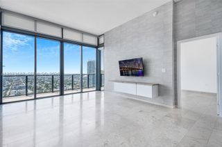 88 SW 7th St 4004, Miami, FL 33130