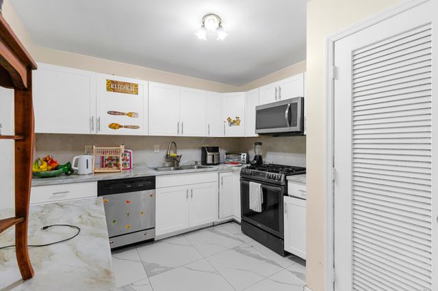 1531 NW 63rd Avenue, Sunrise, FL 33313