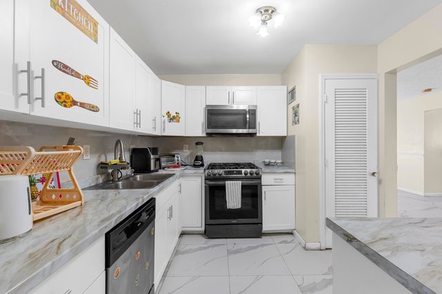 1531 NW 63rd Avenue, Sunrise, FL 33313