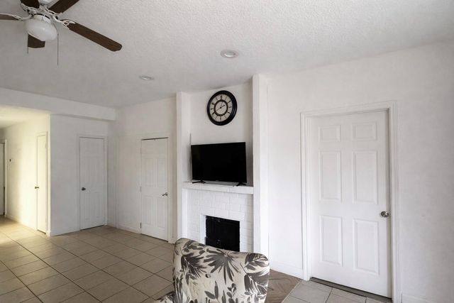 7837 Pacific Pearl Street, Houston, TX 77072