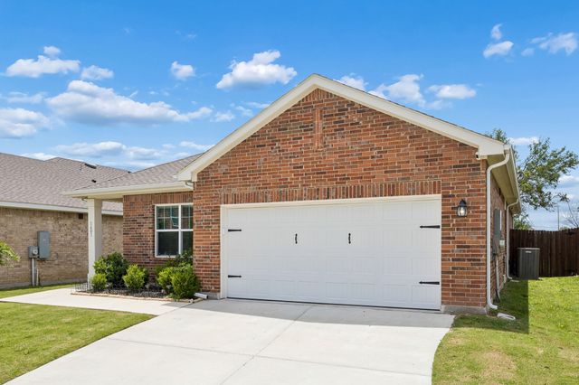 1601 Shadow Hawk, Fort Worth, TX 76052