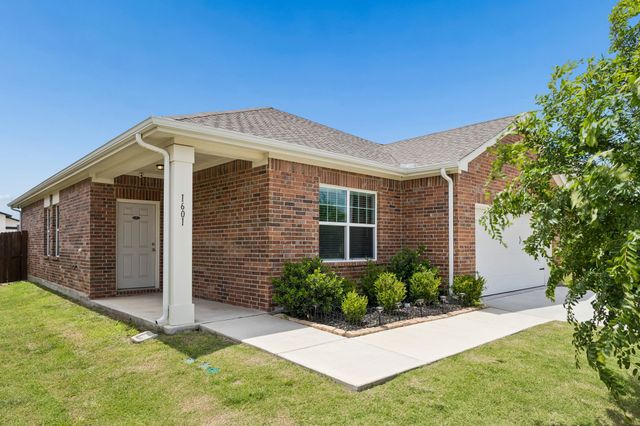 1601 Shadow Hawk, Fort Worth, TX 76052