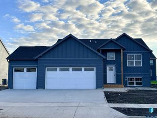 5920 S Coneflower Ave Avenue, Sioux Falls, SD 57108