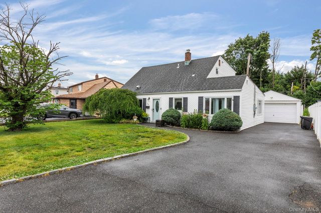 149 Coach Lane, Levittown, NY 11756