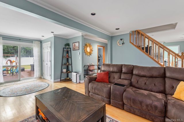 149 Coach Lane, Levittown, NY 11756