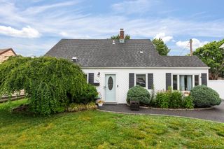 149 Coach Lane, Levittown, NY 11756