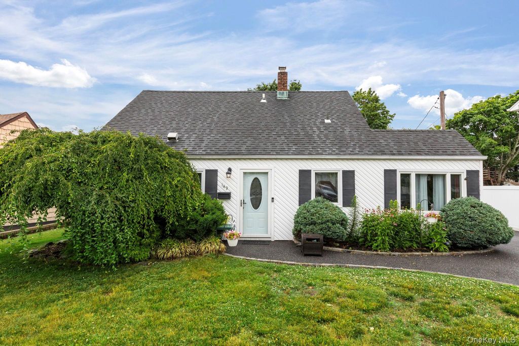 149 Coach Lane, Levittown, NY 11756