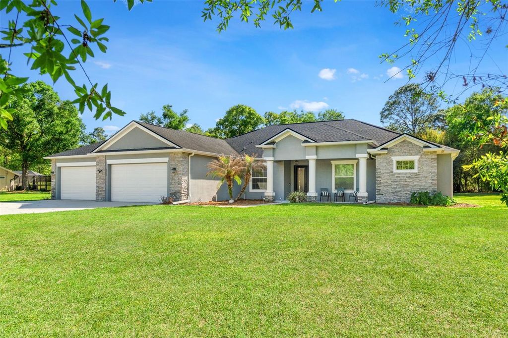 Image 2 of property listing at 2111 MAXIMILIAN AVENUE, Spring Hill, FL 34609