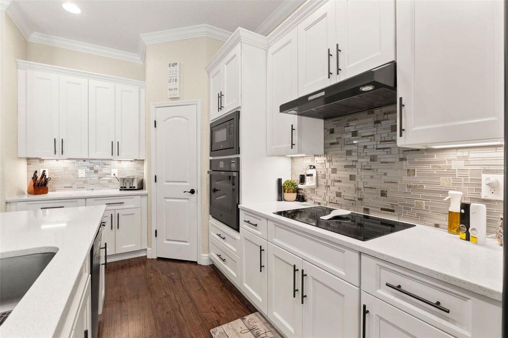 Image 11 of property listing at 2111 MAXIMILIAN AVENUE, Spring Hill, FL 34609