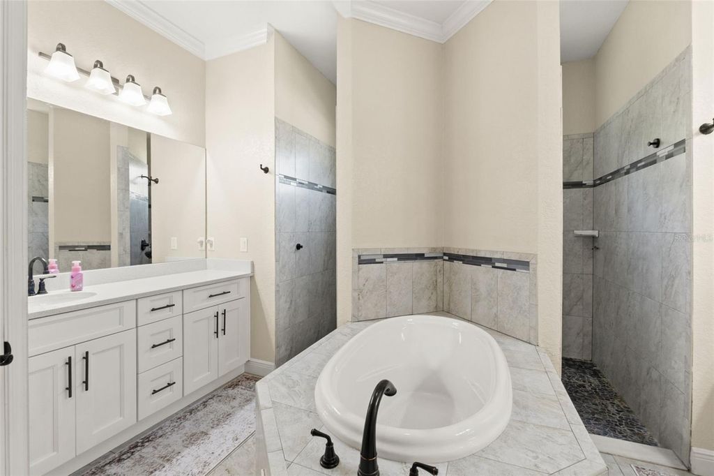 Image 19 of property listing at 2111 MAXIMILIAN AVENUE, Spring Hill, FL 34609