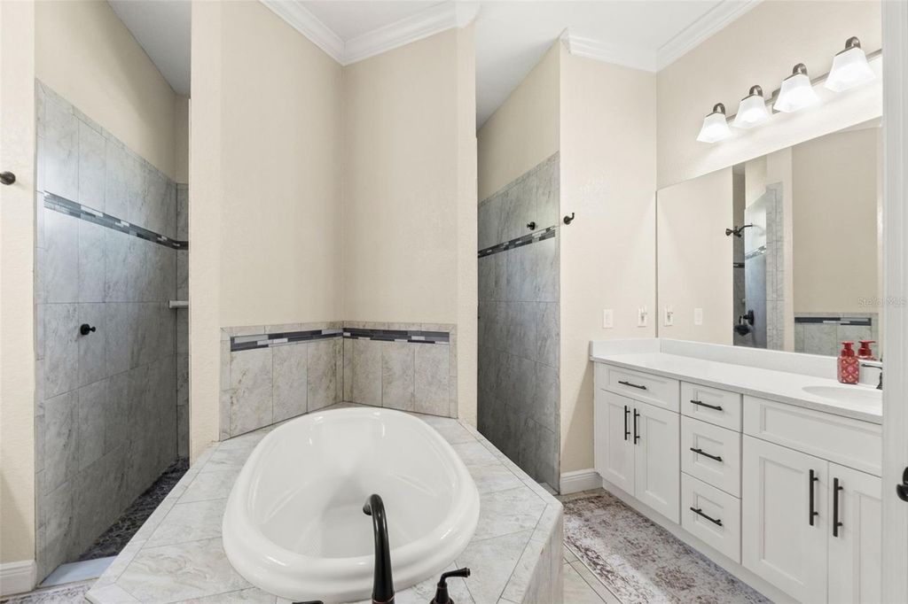 Image 20 of property listing at 2111 MAXIMILIAN AVENUE, Spring Hill, FL 34609