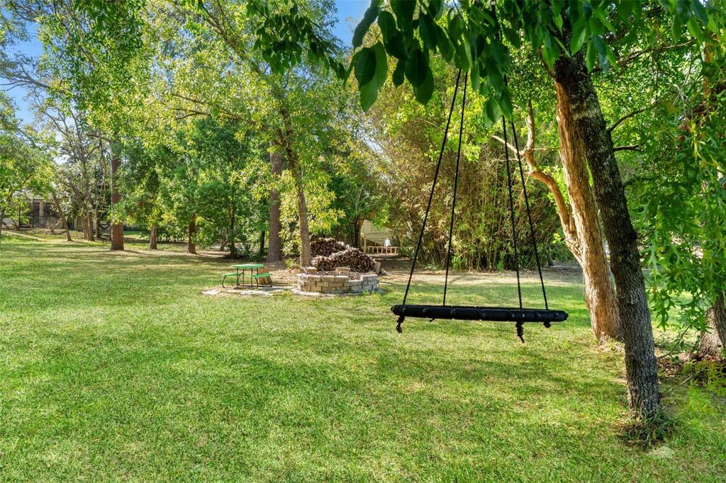 Image 41 of property listing at 2111 MAXIMILIAN AVENUE, Spring Hill, FL 34609