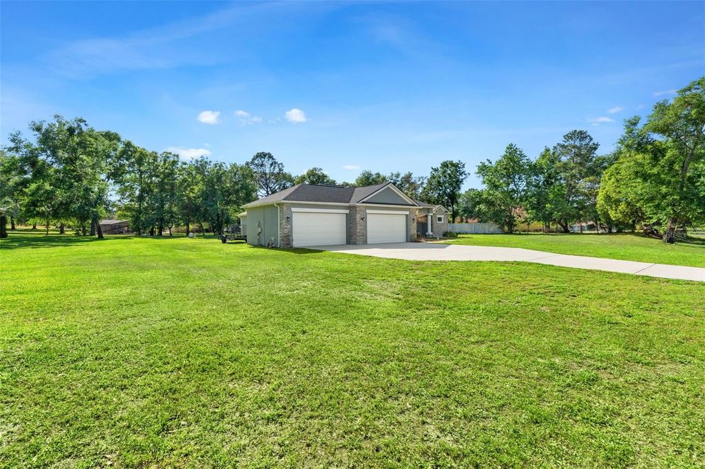 Image 42 of property listing at 2111 MAXIMILIAN AVENUE, Spring Hill, FL 34609