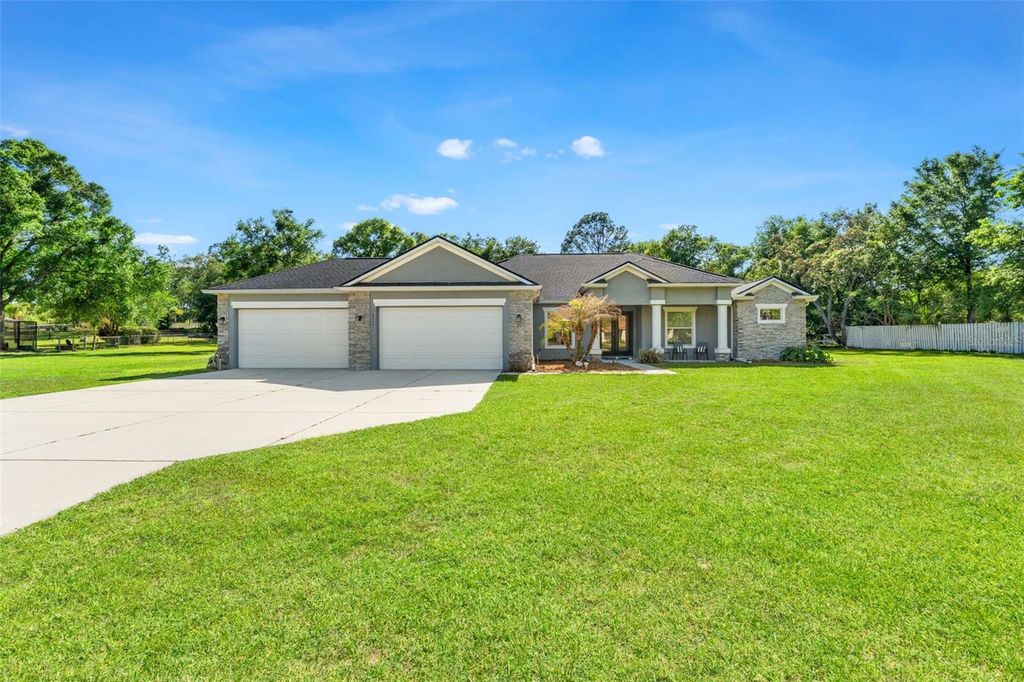 Image 44 of property listing at 2111 MAXIMILIAN AVENUE, Spring Hill, FL 34609