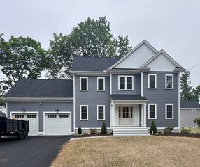 6 Knott St, Attleboro, MA 02703