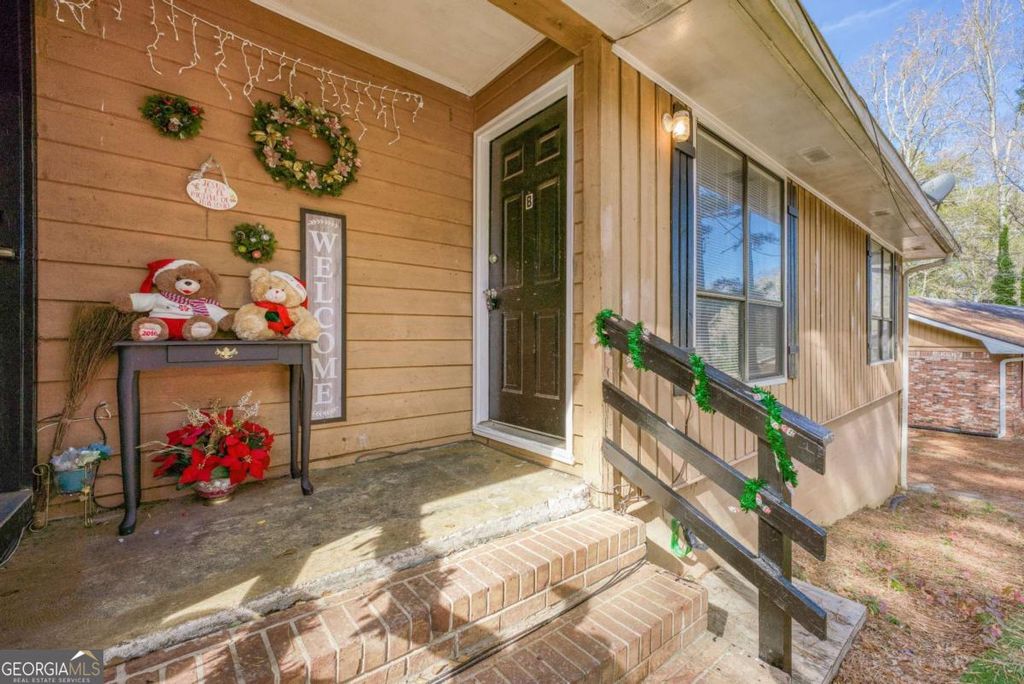 4881 Valley Dale Drive SW, Lilburn, GA 30047