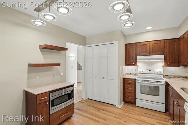 670 Camden Court, Rochester Hills, MI 48307