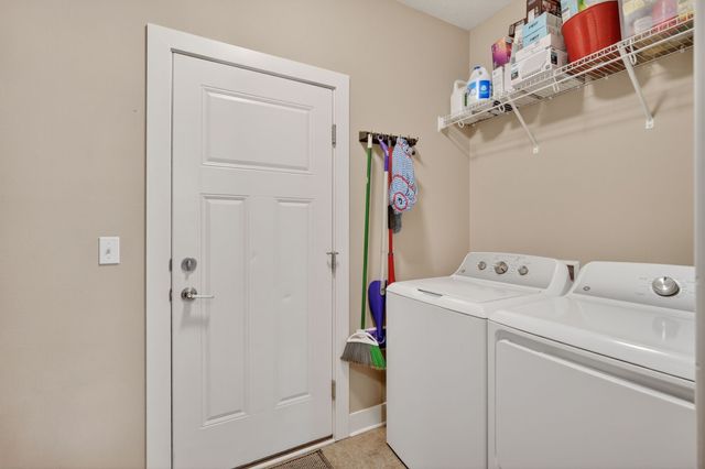 9774 Cedarwood Drive, West Des Moines, IA 50266
