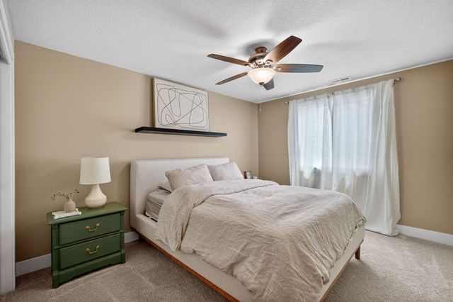 9774 Cedarwood Drive, West Des Moines, IA 50266