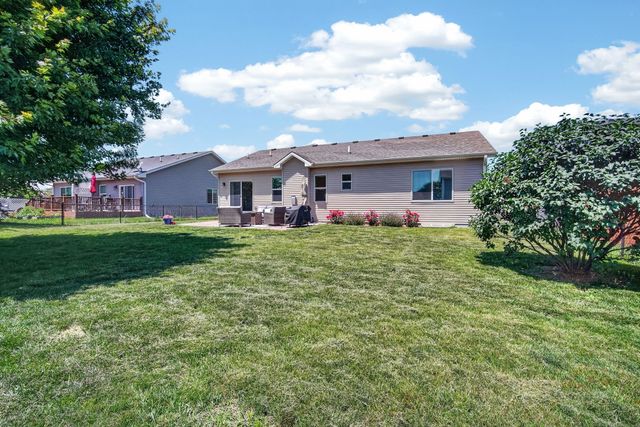 9774 Cedarwood Drive, West Des Moines, IA 50266