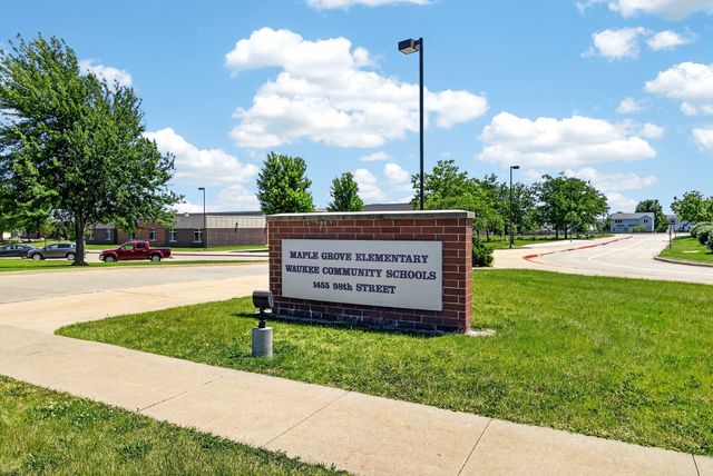 9774 Cedarwood Drive, West Des Moines, IA 50266
