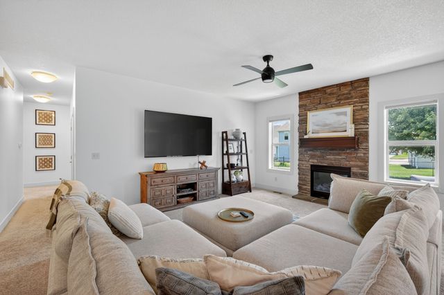 9774 Cedarwood Drive, West Des Moines, IA 50266