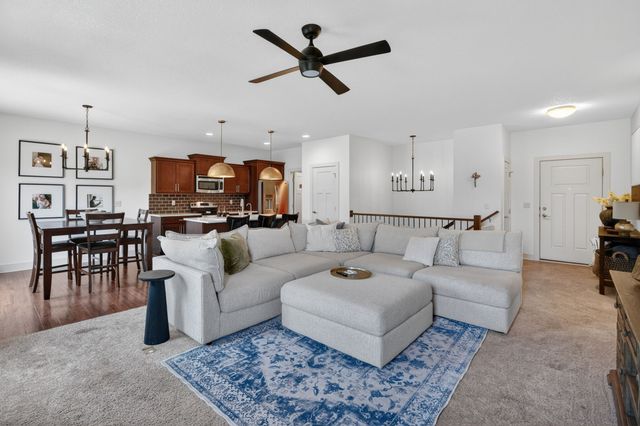 9774 Cedarwood Drive, West Des Moines, IA 50266