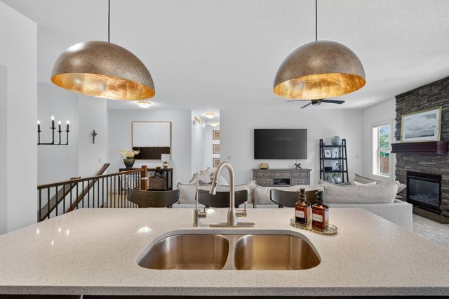 9774 Cedarwood Drive, West Des Moines, IA 50266