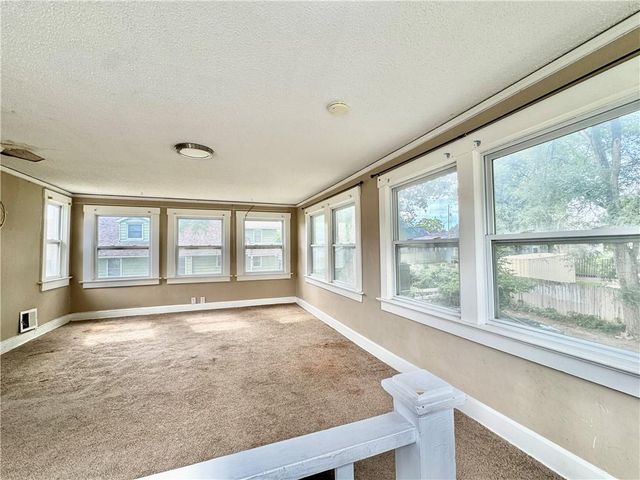 2516 W 43RD Avenue, Kansas City, KS 66103