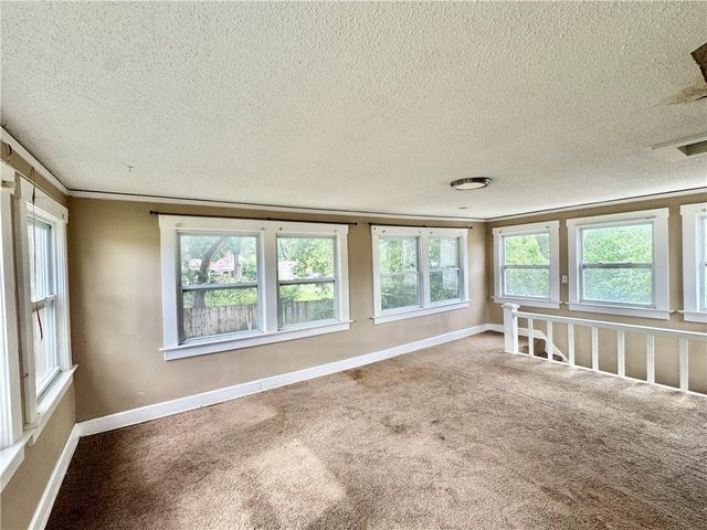 2516 W 43RD Avenue, Kansas City, KS 66103