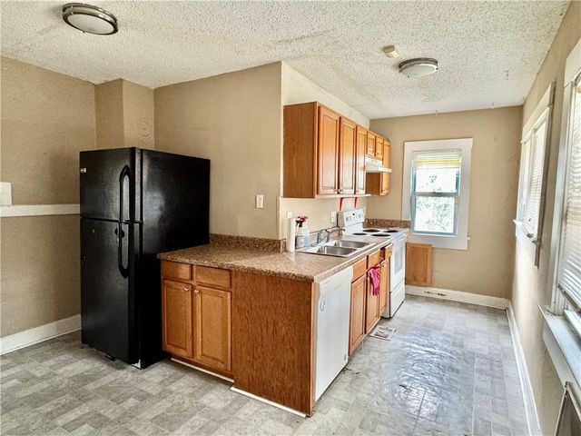 2516 W 43RD Avenue, Kansas City, KS 66103