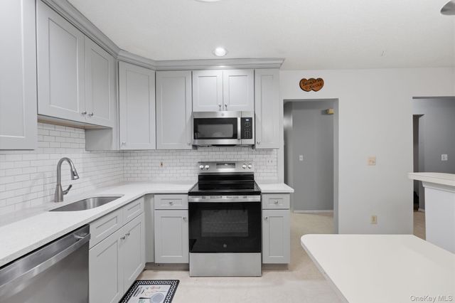 938 Skyline Drive, Coram, NY 11727